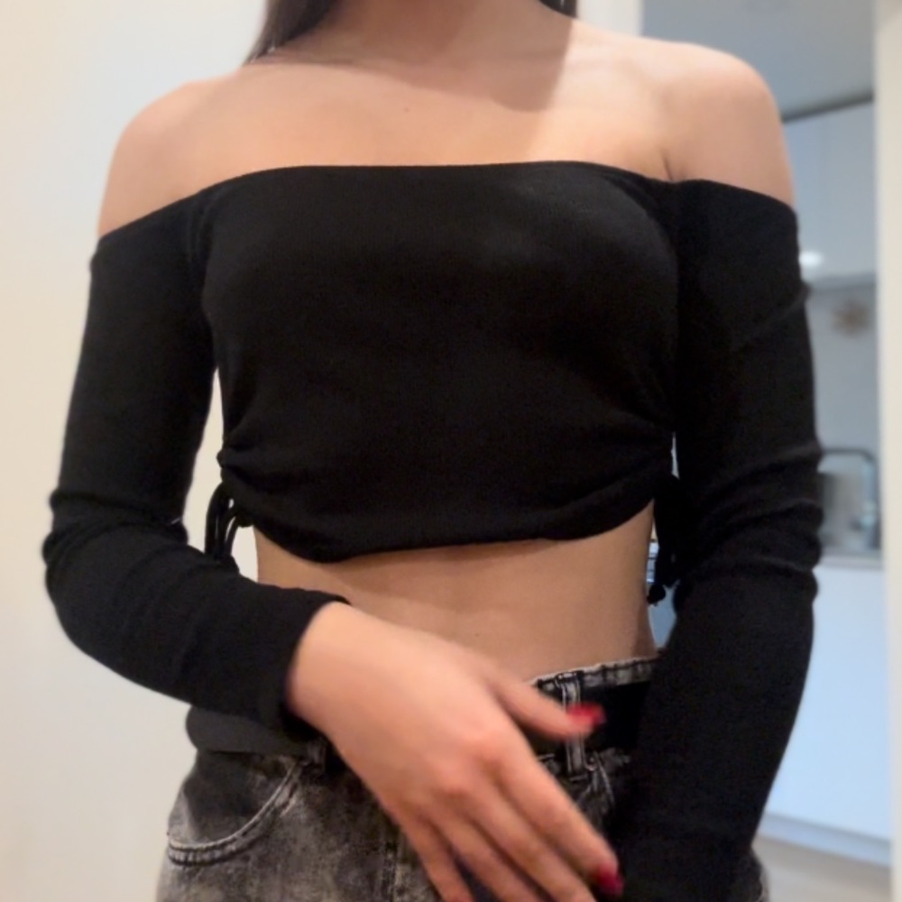 Black New York-themed top for sale!